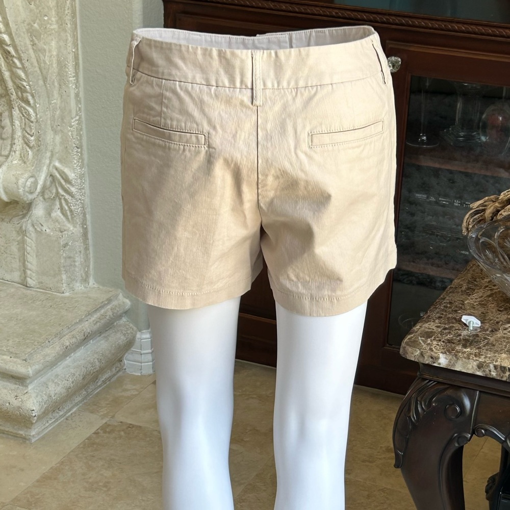 Shorts - Picture 2 of 3